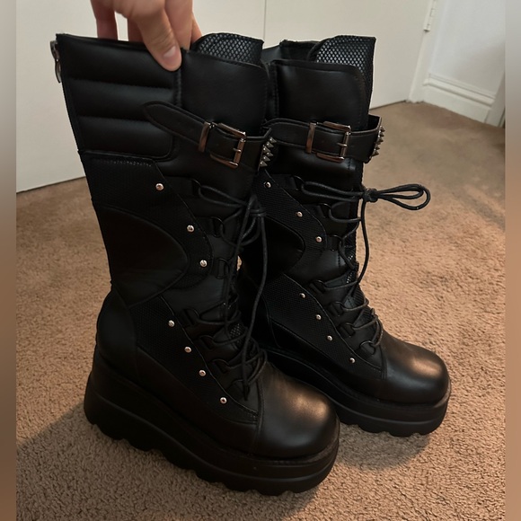 Goth black platform lace up front - zip up boots size 41 or size 9.5 - Picture 3 of 4
